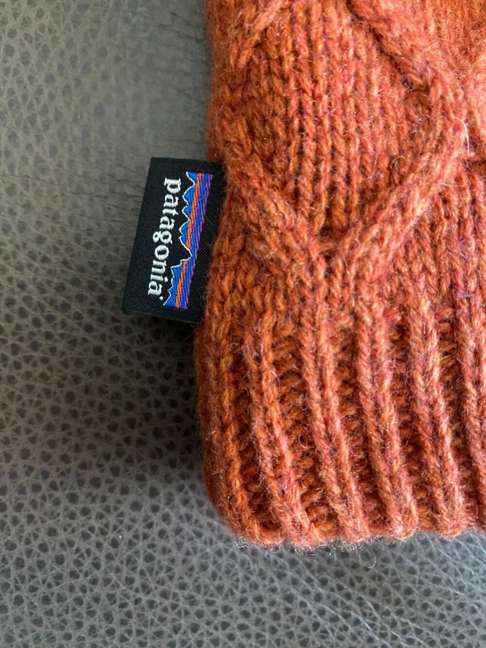 Patagonia Women's Diamond Cable Fleece Lined Beanie - Rust - One Size - Picture 2 of 3